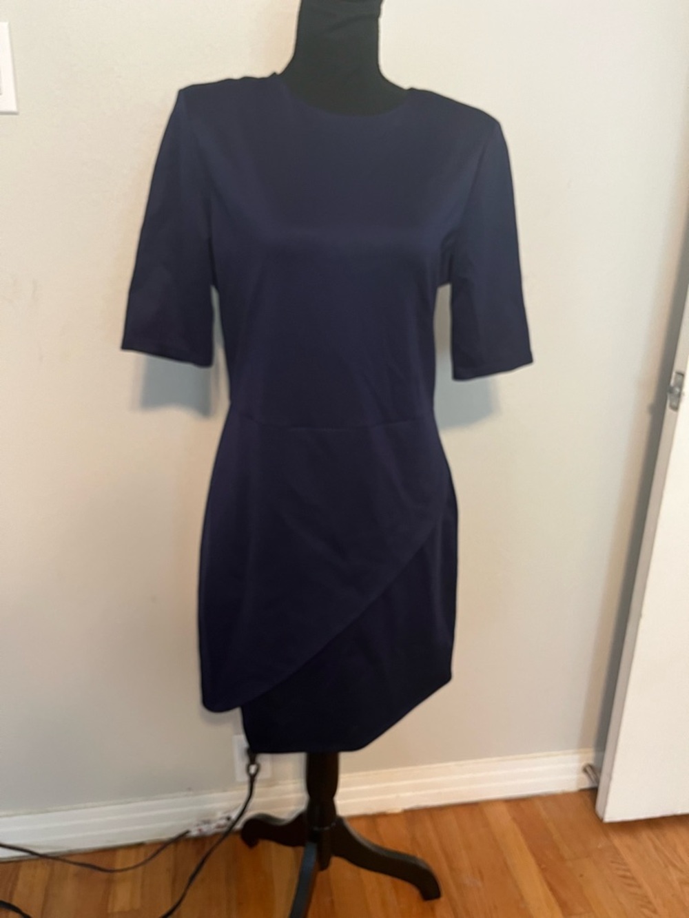 Alice + Olivia Tulip Dress In Navy Size 12 EUC
